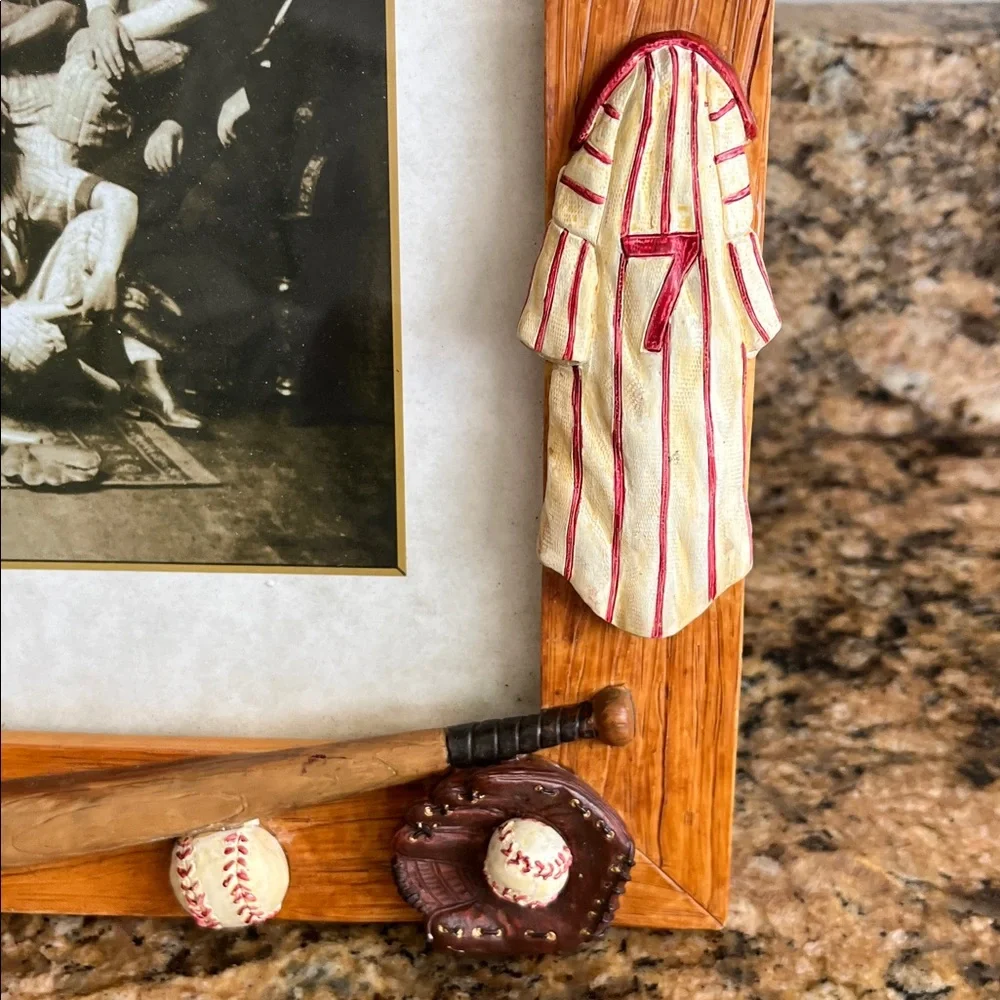 NEW RUSS Vintage 3D Baseball Accents Picture Frame 8 x 10